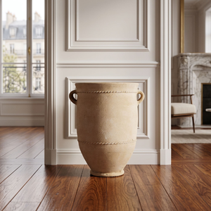 Jarrón alto antiguo de terracota para suelo con doble asa, decoración de cuerda y cerámica de arcilla beige arena. - Product Image 1