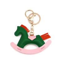 Ins fait à la main en cuir vert cheval sac pendentif porte-clés poney pendentif dessin animé cheval à bascule pendentif en cuir en gros