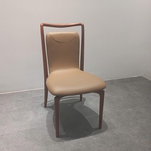 Chaise de salle à manger scandinave design en bois massif, coussin rembourré en cuir pleine fleur, mobilier haut de gamme pour la maison et les restaurants PISANO - Product Image 6