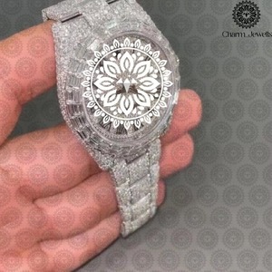 Montre en diamant de qualité supérieure avec un savoir-faire professionnel pour une collection d'accessoires de mode exclusifs, disponible en grande quantité - Product Image 1