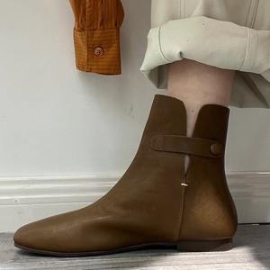 Botines Planos Cómodos con Diseño Novedoso 2026, Corte en V Lateral y Punta Redonda para Mujer, Zapatos Versátiles para Mujer - Product Image 1