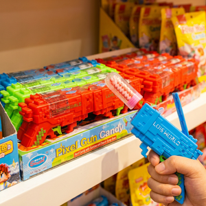Precio de Fábrica OEM: Dulces de Pistola Pixelada 3G, Piruleta Pop-Out Novedosa, Juguete de Caramelo con Diseño de Pistola Pixelada para Regalos Infantiles - Product Image 3