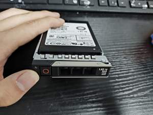 PM1643A 1.92TB SAS 12Gbps Enterprise SSD MZ-ILT1T9C สำหรับระบบจัดเก็บข้อมูล ME4/ME5 มีสินค้าในสต็อก ขั้นต่ำในการสั่งซื้อ 1 ชิ้น - Product Image 3