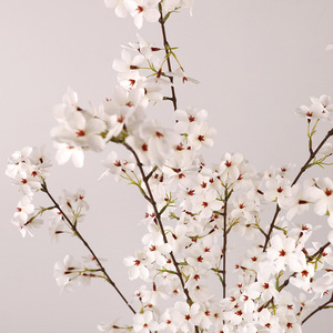 Fleurs artificielles de cerisier suspendues en soie plastique haute simulation pour décorations de mariage et de maison - Product Image 3