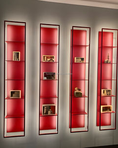 Hiện đại tối giản sang trọng Modular kim loại nhôm kính treo tường <span class=keywords><strong>Showcase</strong></span> tủ trưng bày với ánh sáng LED cho khách sạn phòng khách - Product Image 1