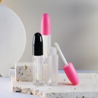 Tubes de gloss à lèvres personnalisés Yuecai OEM, flacons en plastique transparent de 2 ml avec bouchon à bille, emballage pour gloss à lèvres
