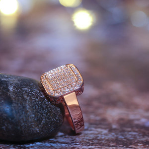 Anello Classico da Donna con Design Quadrato Color Rosa - Product Image 4