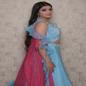 Élégant Lehenga Choli de soirée bleu en crêpe, coupe droite, avec volants, imprimé géométrique, longueur ras du sol, col licou, sans manches - Product Image 1