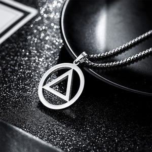Collier à chaîne en acier inoxydable avec pendentif géométrique cercle triangle, symbole minimaliste, charme, pour femmes, hommes, étudiants, cadeaux en gros - Product Image 3