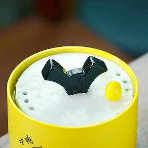 Fontaine à eau automatique en forme de petit canard jaune, en céramique, ronde, détachable, durable, pour chiens et chats, débit silencieux - Product Image 4