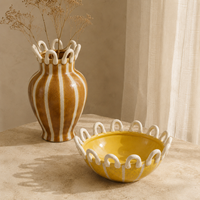 Vase en céramique caramel à rayures verticales et bordure en boucle, vase décoratif pour fleurs, pour salon, table console, décoration intérieure