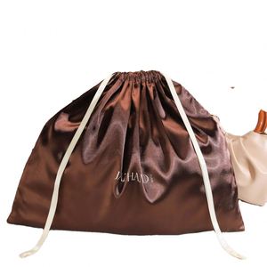 Pochette de rangement de luxe en satin marron haut de gamme avec cordon de serrage, pour sacs à main, sous-vêtements et foulards, avec logo - Product Image 1