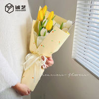 Kertas Pembungkus Buket Bunga Tulip Cetak Digital Dua Sisi Anti Air Terbaru 57x57cm Kertas Kraft Virgin untuk Florist
