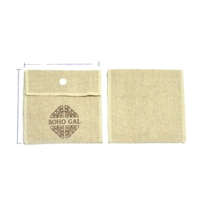 Pochette à bijoux en coton et lin naturel écologique, personnalisable avec fermeture à bouton - Product Image 2