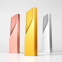 Trophée personnalisé en résine écologique avec colonne torsadée, graphiques imprimés UV, pour cadeaux de salon professionnel, médailles et plaques