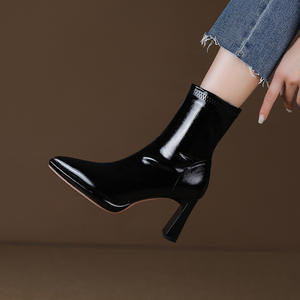 Botas de media pantorrilla ajustadas, modernas y versátiles para mujer, para otoño e invierno, con tacones gruesos. - Product Image 6