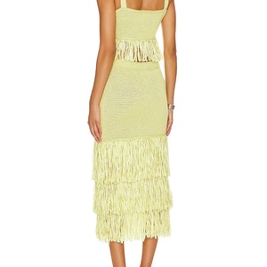 Ensemble deux pièces personnalisé pour femme, col carré, ourlet à franges, pull en maille moulant sans manches et jupe patchwork à pompons - Product Image 6