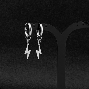 Boucles d'oreilles pendantes personnalisées en forme de éclair, design simple et original, unisexe, bijoux tendance, vente en gros - Product Image 1