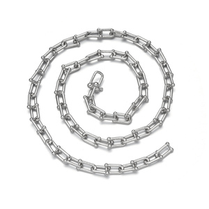Collana a ferro di cavallo in argento puro 925 italiano, design neutro, versatile e adatta per coppie, catena universale a forma di U - Product Image 1