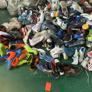 Zapatos de fútbol sala usados mixtos para niños, calzado de fútbol de segunda mano de grado A para niños y niñas - Product Image 4