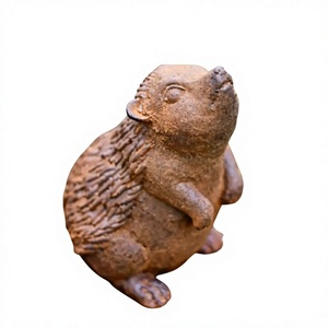 Décoration de jardin : Sculpture de hérisson rustique faite à la main, ornement décoratif, prix abordable - Product Image 1