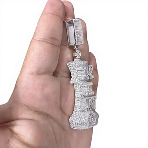 Pendentif Couronne Iced Out en Argent 925 avec Moissanite Taille Baguette Micro-Pavé, Charme Luxe Unisexe pour Usage Quotidien - Product Image 1