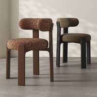 Chaise de salle à manger en bois massif de style nordique et médiéval, luxe léger, avec assise rembourrée en tissu pour la maison et la restauration