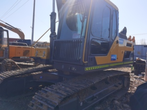 Excavatrice sur chenilles Volvo EC210 d'occasion, 21 tonnes, système hydraulique d'origine, en stock - Product Image 3
