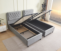 Lit double en bois rembourré avec cadre capitonné, dernier cri en matière de design et de mobilier