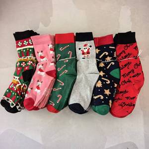 Lot de chaussettes déstockage pour femmes, chaussettes décontractées de Noël pour l'Asie du Sud-Est et l'Afrique, vente en gros - Product Image 1