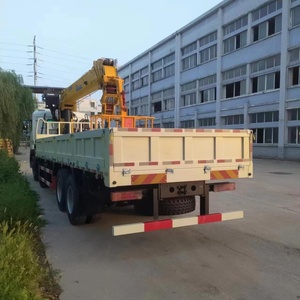 Camión Grúa Dongfeng 8*4 de 12 Ruedas con Elevador de 16 Toneladas para Logística y Proyectos de Construcción - Product Image 5