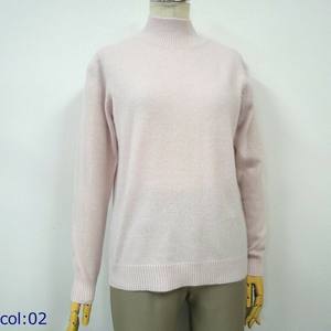 Vente en gros de pull tricoté solide en cachemire 100% de style décontracté pour femmes, col haut, manches longues, sensation douce et confortable - Product Image 4