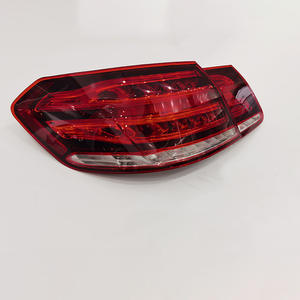 Conjunto de Luces Traseras para Mercedes-Benz Clase E W212, Halógenas Rojas, Exteriores Izquierdas y Derechas, Interiores, Pieza de Repuesto - Product Image 1