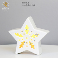 Village d'hiver de Noël, petites maisons en porcelaine blanche exquises avec éclairage LED