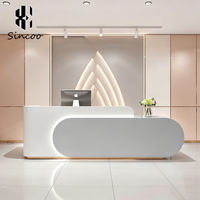 Comptoir de réception/caisse moderne en marbre pour salon de beauté et hôtel de luxe, avec design extensible et réglable