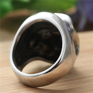 Anillo de Calavera Plateado con Ojos Rojos, Joyería Punk para Hombre, Diseño Retro con Forma de Sombrero - Product Image 2