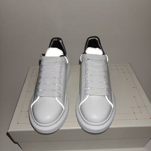 Chaussures de course de luxe de créateur en gros d'usine, nouvelles baskets décontractées à lacets pour la marche, rehaussantes pour femmes et hommes - Product Image 1