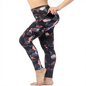 กางเกงออกกำลังกายเอวสูงพิมพ์ลายเป็นมิตรกับสิ่งแวดล้อมกางเกงออกกำลังกายแบบไร้รอยต่อมีกระเป๋าเอวยางยืดออกแบบได้ตามต้องการ - Product Image 1