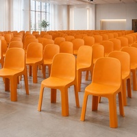 Moderner Outdoor-Plastikstuhl in Orange, Wasserdicht, Tragbar, Leichtgewichtig, Stapelbar für Kreative Studios, Cafés und Spielbereiche