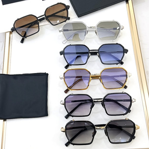 Gafas de sol con montura metálica, tamaño grande, protección UV400, gafas de sol unisex a la moda - Product Image 1