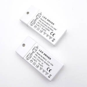 YIDUN Lighting Best Seller Transformateurs d'alimentation pour l'extérieur Bande de <span class=keywords><strong>LED</strong></span> Prix compétitif Adaptateur de commutation Bande de <span class=keywords><strong>LED</strong></span> - Product Image 1