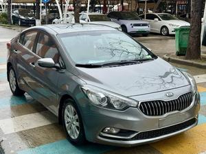 Kia K3 2013 1.6L <span class=keywords><strong>automatique</strong></span> d'occasion, traction avant, toit ouvrant, volant multifonction, documents d'exportation complets, livraison maritime rapide - Product Image 2