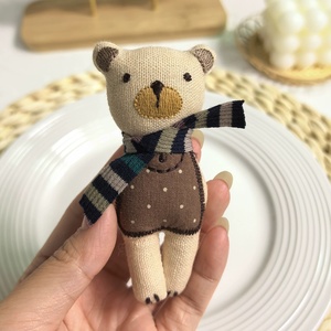 2026 Llavero de coche con diseño de animal, Correa para teléfono, Muñeco de peluche 3D luminoso, Colgante para bolso de mujer, Accesorio de vestir, Llavero de oso de tela suave con diseño de bufanda - Product Image 6