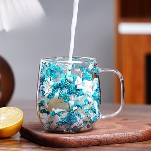 Mini-tasse à café portable en <span class=keywords><strong>verre</strong></span> borosilicate soufflé à la main, à <span class=keywords><strong>double</strong></span> paroi, isolée, avec fleurs séchées, durable et anti-fuite, pour fêtes de mariage - Product Image 4