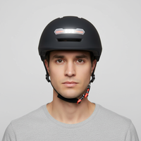 Casque de vélo intelligent avec clignotants LED gauche et droite, commande vocale IA et contrôleur sans fil pour trottinette et vélo – Vente en gros