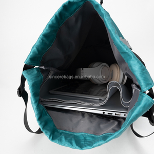 Sac à dos de randonnée imperméable en polyester 28L avec fermeture éclair géométrique pour jeunes, idéal pour le camping, le trekking et les voyages - Product Image 3