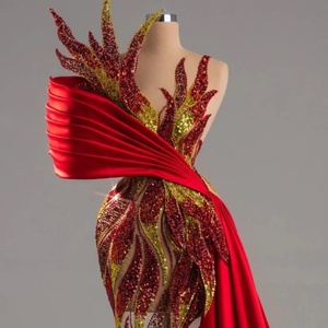 Abito da Sposa Personalizzato Plus Size <span class=keywords><strong>Rosso</strong></span> Stile Sirena per un Look Chic - Product Image 2