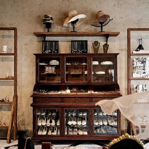 ארון תצוגה לסלון מעץ מלא בסגנון רטרו עתיק, רב תכליתי, עם זכוכית קמורה ועיצוב שקוף בצבע ירקן לתכשיטים - Product Image 2