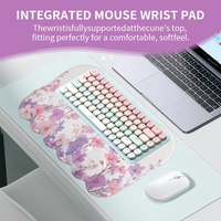 Tapis de clavier ergonomique personnalisable rose fleuri avec repose-poignets, base antidérapante en PU et silicone, et ensemble de tapis de bureau en mousse à mémoire de forme pour souris de jeu