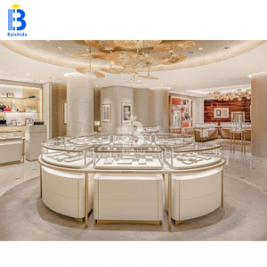 <span class=keywords><strong>Comptoir</strong></span> de kiosque de bijoux en bois massif de conception personnalisée avec étagères en verre pour l'affichage de magasin <span class=keywords><strong>au</strong></span> Jewels Mall - Product Image 4